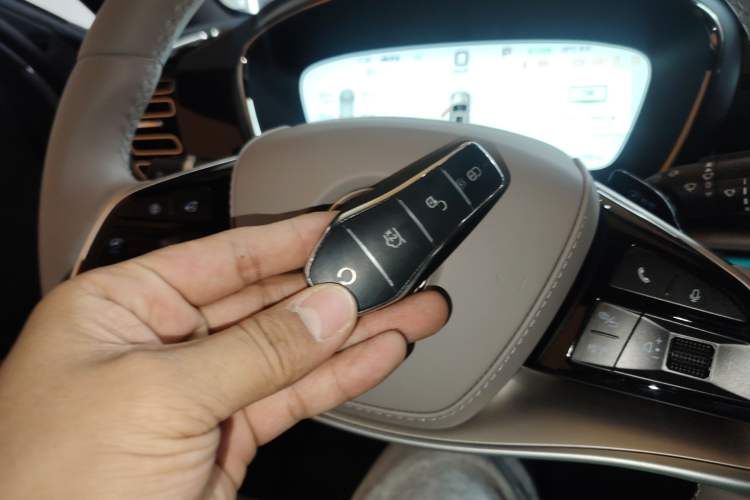 Used BYD Han 2025 EV with 701 km of Laser Radar-Enabled Intelligent Driving
