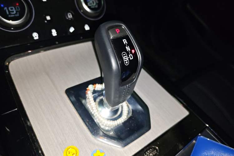 Used Land Rover Range Rover Evoque 2021 Range Rover Velar 249 PS R-Dynamic S Performance Edition