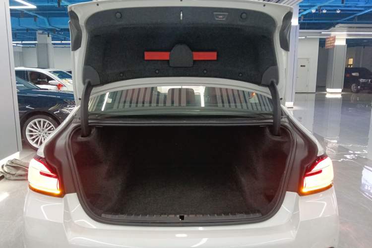 Used BMW 5 Series 2022 Second Facelift 525Li M Sport Package