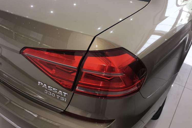 Used Volkswagen Passat 2017 330TSI DSG Luxury Edition
