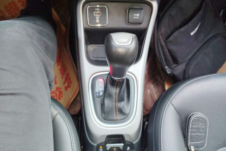 Used  Compass 2019 200T Automatic Family Edition - Connected Large Screen Version