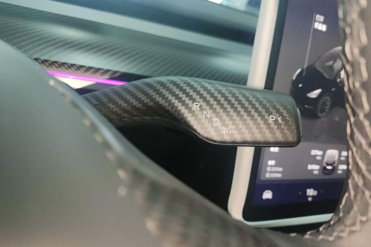 Used Tesla Model Y 2024 Long-Range All-Wheel-Drive Version