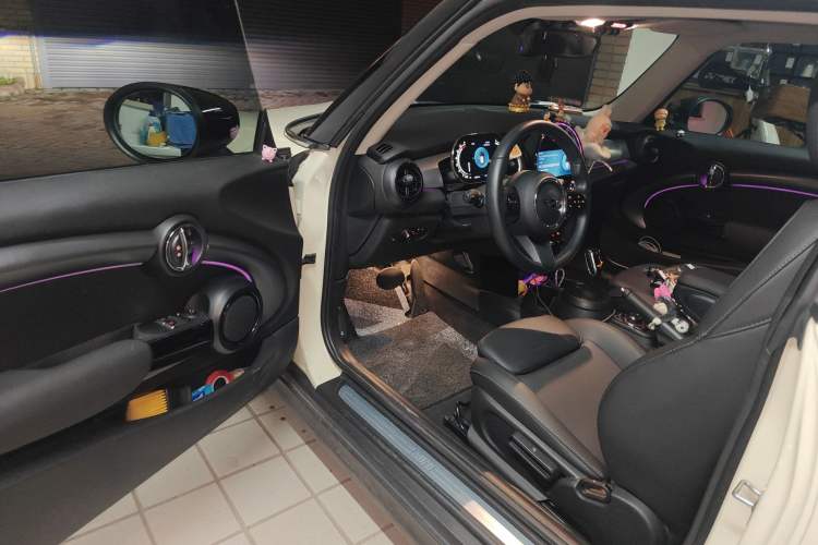 Used MINI MINI 2022 1.5T COOPER Artist
