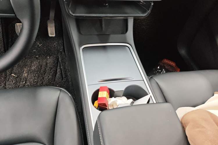 Used Tesla Model Y 2022 Rear-Wheel-Drive Version
