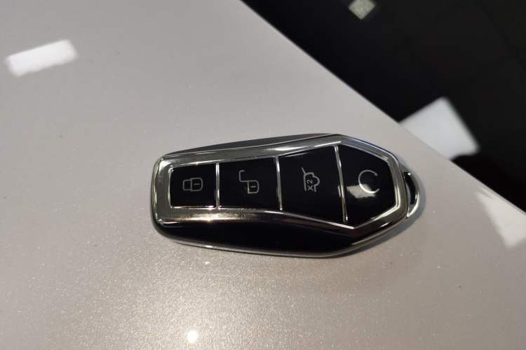 Used BYD Qin PLUS 2025 DM-i Smart Drive 55KM Leading Model