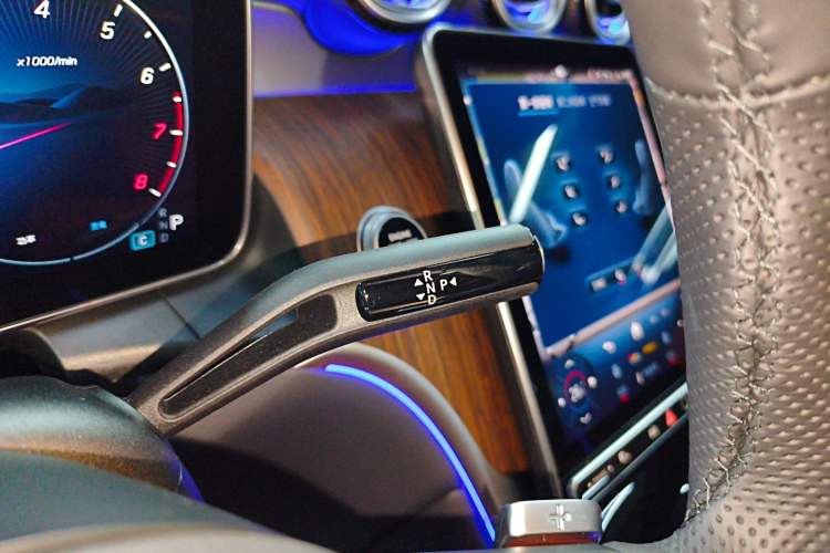 Used Mercedes-Benz GLC 2025 Refreshed GLC 300 L 4MATIC Dynamic Version 5 Seats
