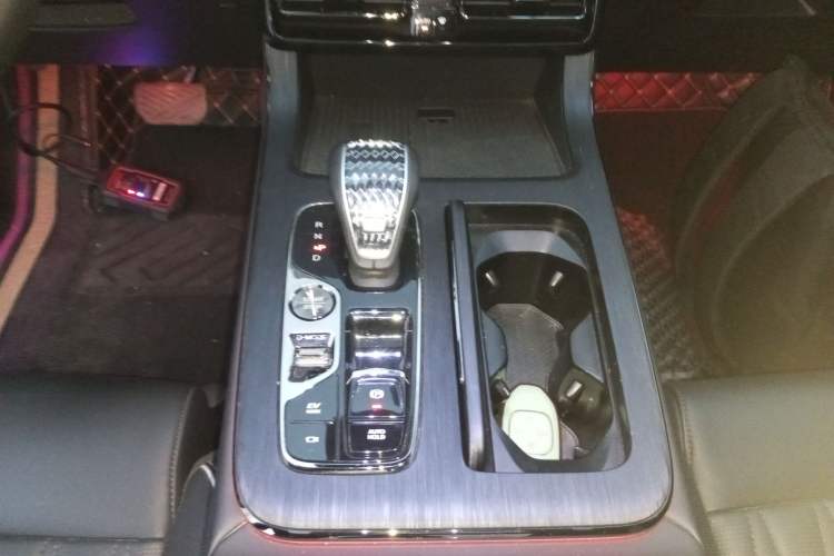 Used GAC Trumpchi GS8 2022 Dual-Engine Series 2.0TM Two-Wheel Drive Prestige Edition (7 Seats)