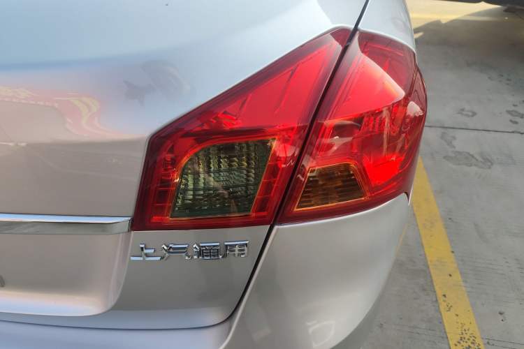 Used Buick Excelle 2015 1.5L Automatic Classic Model
