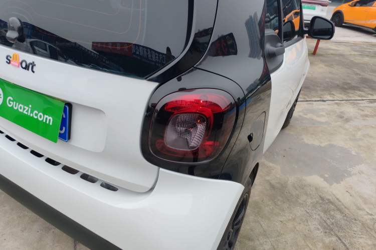 Used  fortwo 2015 1.0L 52 kW hardtop Dynamic version