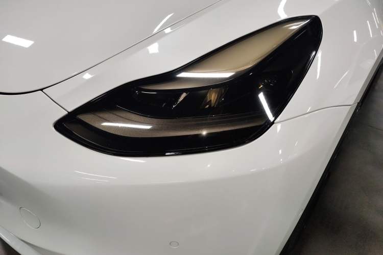Used Tesla Model Y 2021 Long-Range All-Wheel-Drive Version