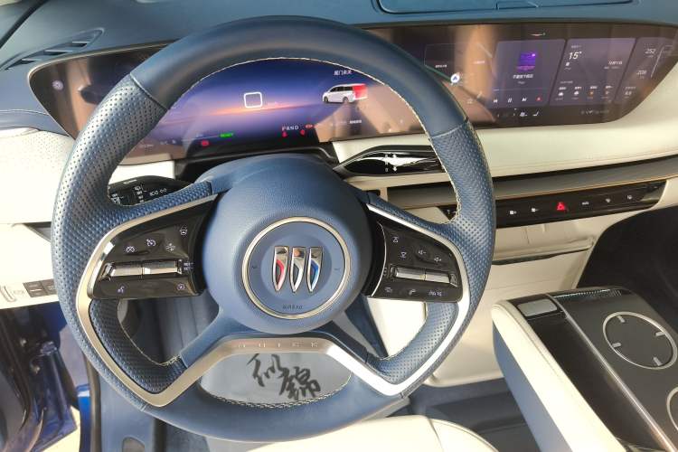 Used Buick GL8 New Energy 2024 Lu Zun Luxury Edition 7-Seater
