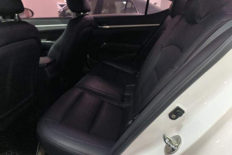 Used Hyundai Elantra 2016 1.6L Automatic ZhiXuan – Elite Version