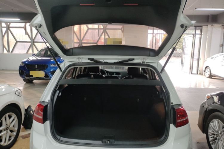 Used Volkswagen Golf 2016 1.6L Automatic Fashion Model