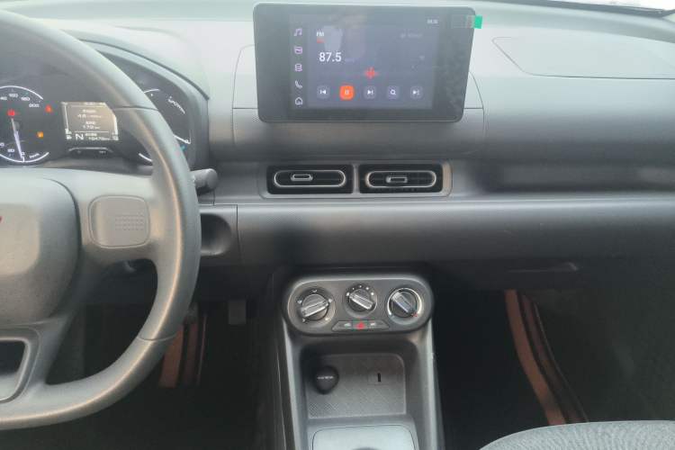 Used Wuling Hongguang New Energy 2025 Extended-Range Hybrid 50KM Comfort Version
