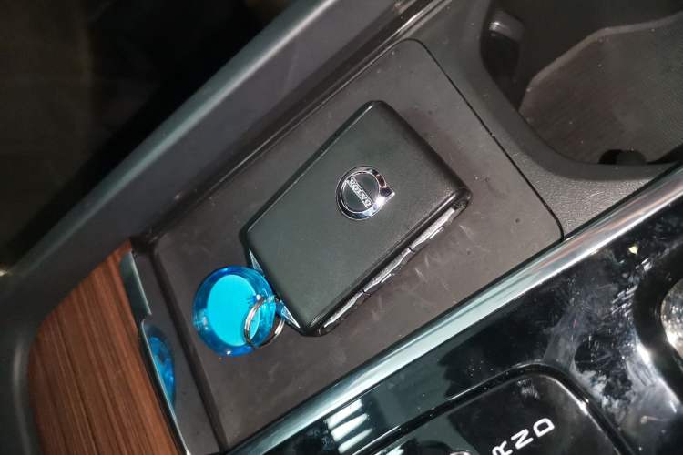 Used Volvo XC60 2025 B5 Four-Wheel Drive Smart & Advanced Luxury Edition