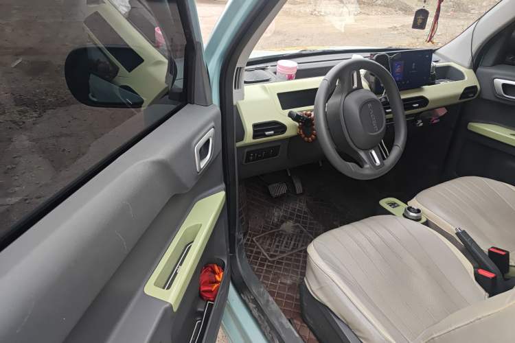 Used Geely Galaxy Panda 2024 Panda Mini 200km Endurance Bear
