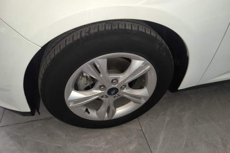 Used Ford Focus 2012 Sedan 1.6L Automatic Fashion Edition
