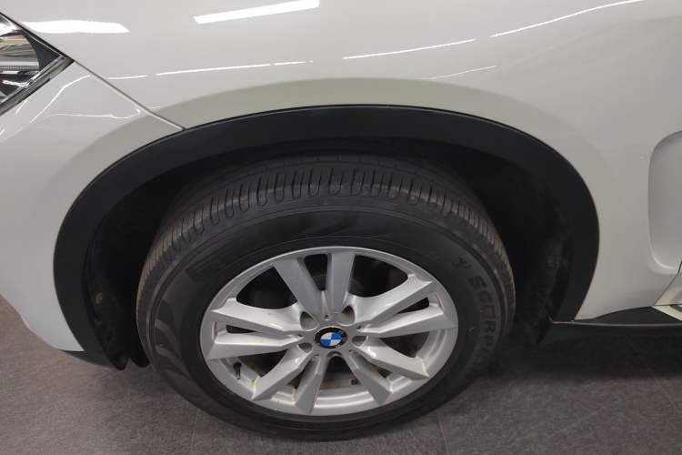 Used BMW X5 2015 xDrive28i
