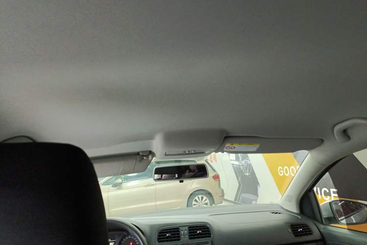 Used Volkswagen Polo 2014 1.4L Manual Fashion Edition
