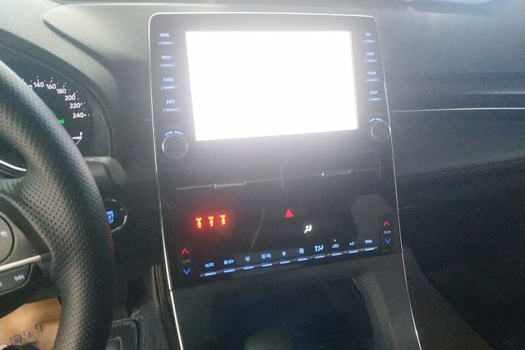 Used Toyota Avalon 2019 2.0L Ambition Edition China VI
