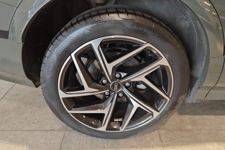 Used Audi Q6L e-tron 2026 First Launch Navigation Edition