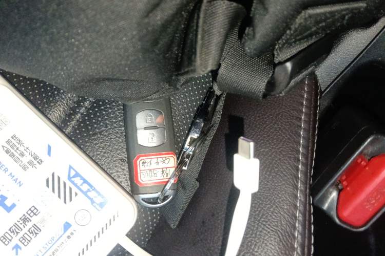 Used Mazda CX-4 2018 2.0L Automatic Two-Wheel Drive Blue Sky Premium Upgrade Version China V Standard
