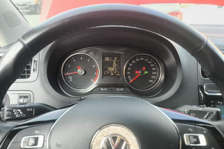 Used Volkswagen Polo 2016 1.6L Automatic Comfort Model
