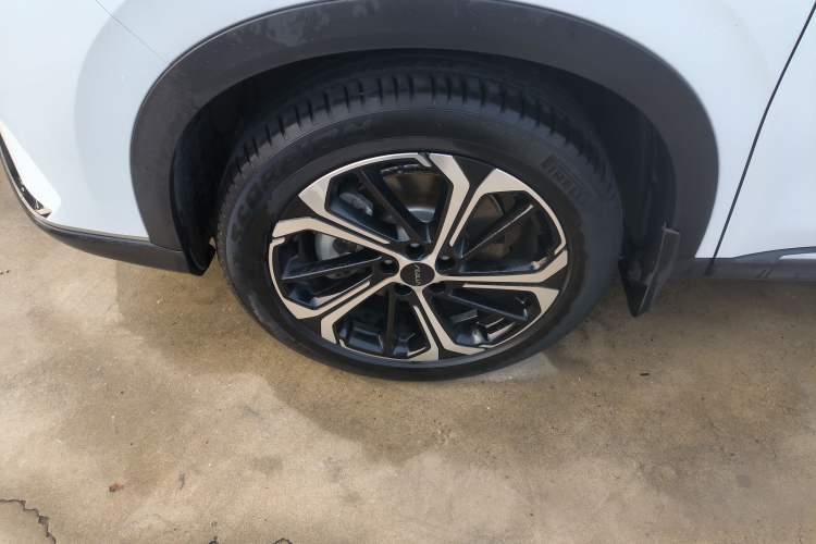 Used Dongfeng Aeolus Huge 2022 Mach Dual-Motor 1.5T MHD Dare-to-Dream Edition