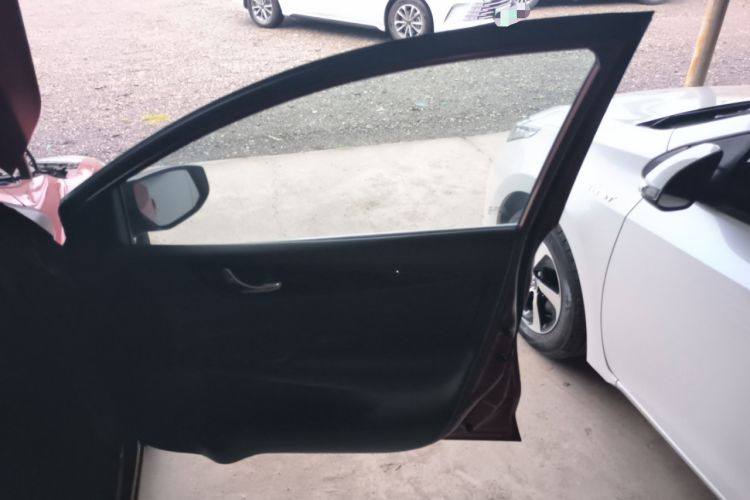 Used Nissan Tiida 2021 1.6L CVT Cool Edition
