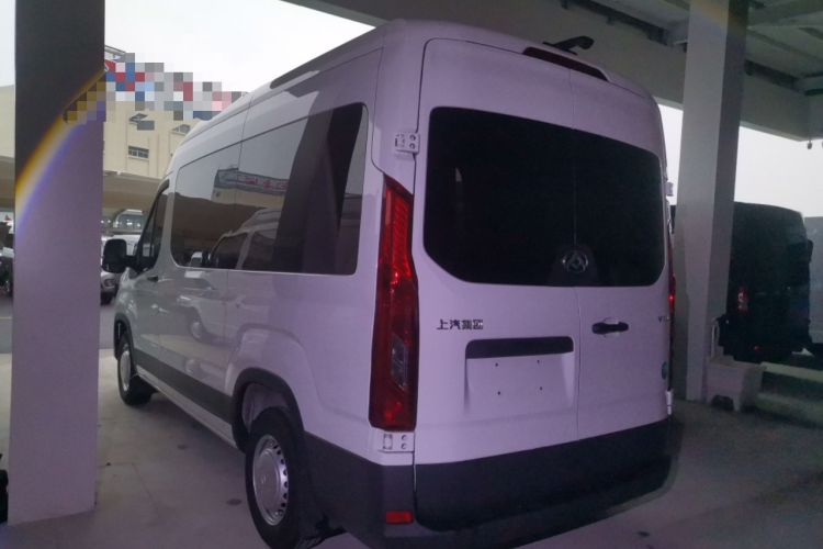 Used SAIC MAXUS Xintu V90 2022 2.0T Manual Zhiyun King Rear-Drive Long Wheelbase High-Roof with Single Rear Tire—6/7 Seats
