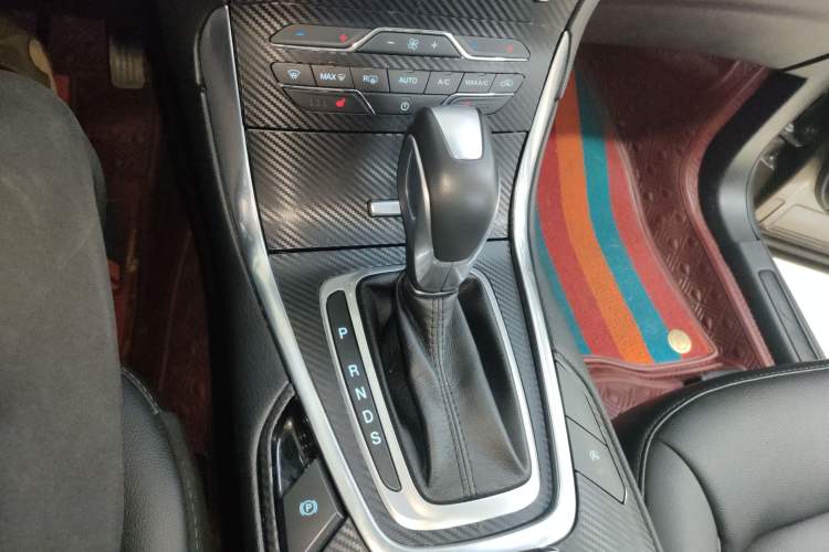 Used Ford Edge 2018 EcoBoost 245 Two-Wheel-Drive Titanium 7-Seater China VI Standard
