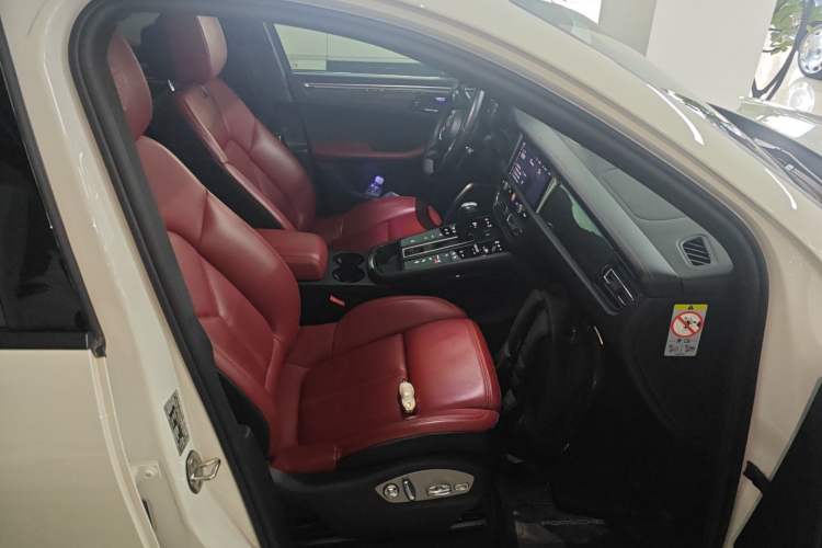 Used Porsche Macan 2023 Macan 2.0T
