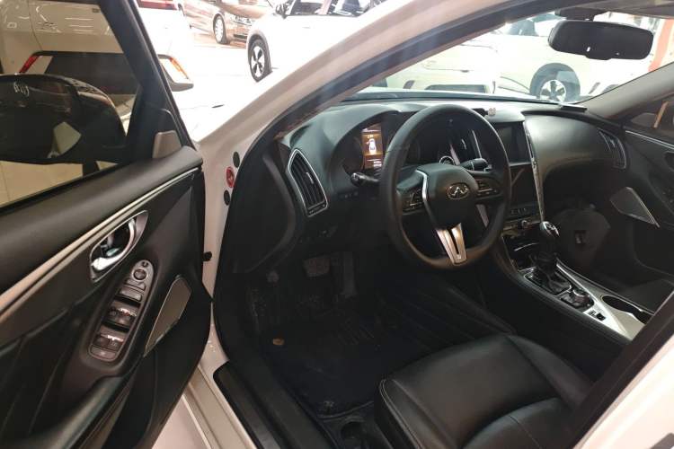 Used Infiniti Q50L 2018 2.0T Enjoyment Edition China V standard