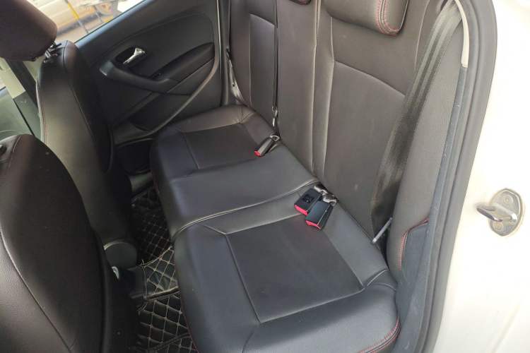 Used Volkswagen Polo 2016 1.6L Automatic Comfort Model