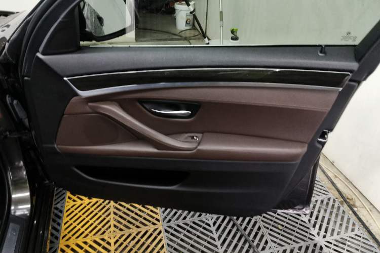 Used BMW 5 Series 2014 525Li Luxury Design Package
