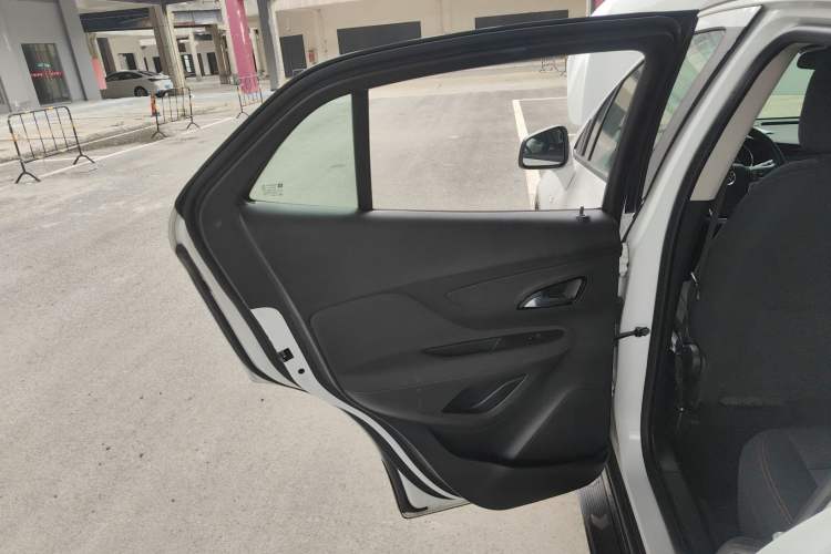 Used Buick Encore 2016 18T Automatic Two-Wheel Drive Urban Leading Edition
