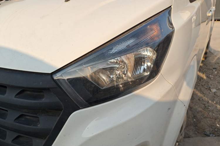 Used Jinbei Gold Hiace M Classic 2022 1.5L Engineering Lion Passenger Vehicle 6 Seats
