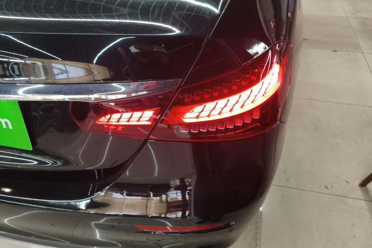 Used Mercedes-Benz E-Class 2021 Restyled E 300 L Sporty and Stylish Edition
