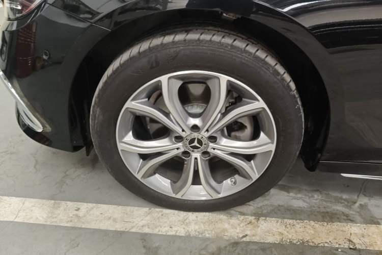 Used Mercedes-Benz E-Class 2021 Restyled E 300 L Sporty and Stylish Edition
