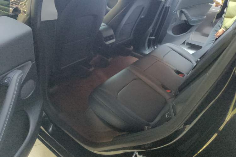 Used Tesla Model Y 2022 Rear-Wheel-Drive Version
