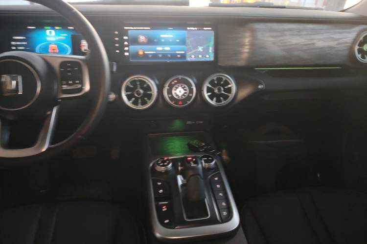 Used Tank 300 2021 City Edition 2.0T—Truly Stylish
