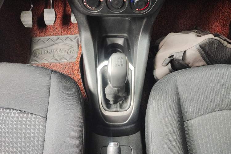 Used Peugeot 301 2016 1.6L Manual Comfort Edition
