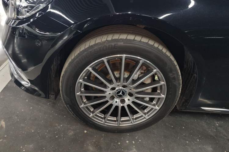 Used Mercedes-Benz E-Class 2023 Facelift E 260 L
