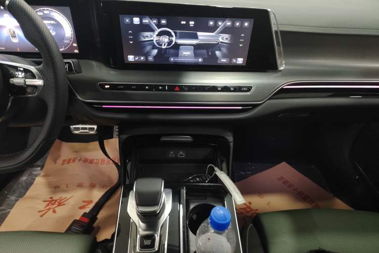 Used Hongqi H9 2024 2.0T Qixiang Private Style Edition
