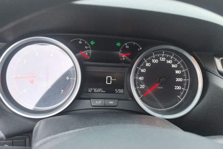 Used Peugeot 408 2014 1.8L Manual Leading Edition
