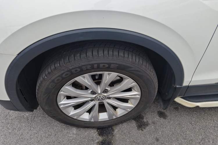 Used Volkswagen Tiguan L 2018 Revised Version 330TSI Automatic Two-Wheel Drive Trendy Edition
