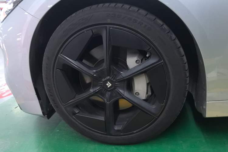 Used  GT 2023 710 Rear-Drive Ultra-Charging Version
