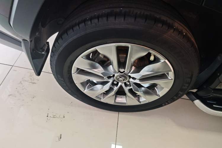 Used Toyota Wildlander 2020 Dual-Engine 2.5L E-CVT Two-Wheel Drive Luxury Edition
