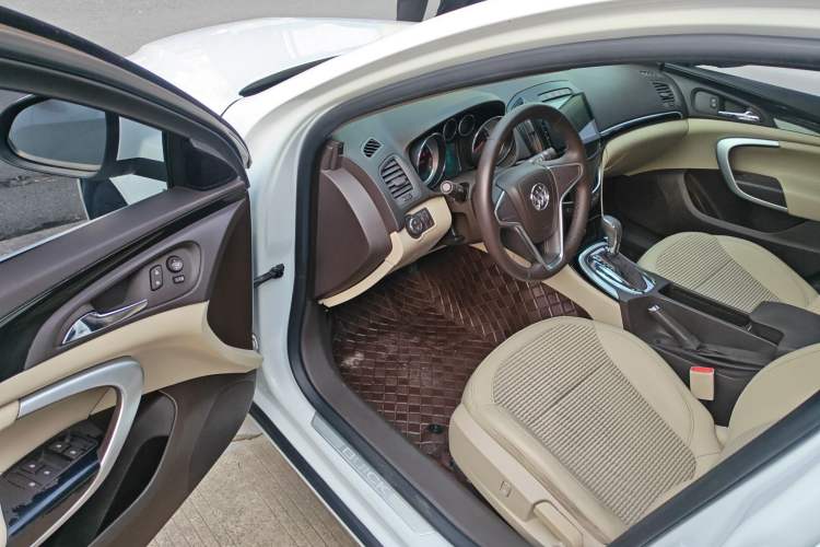 Used Buick Regal 2015 2.0L Leading Fashion Edition