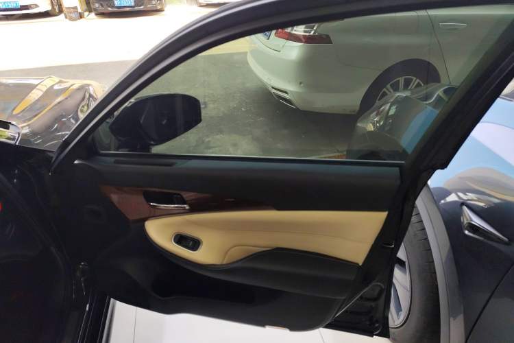 Used Toyota Crown 2015 2.0T Fashion Edition